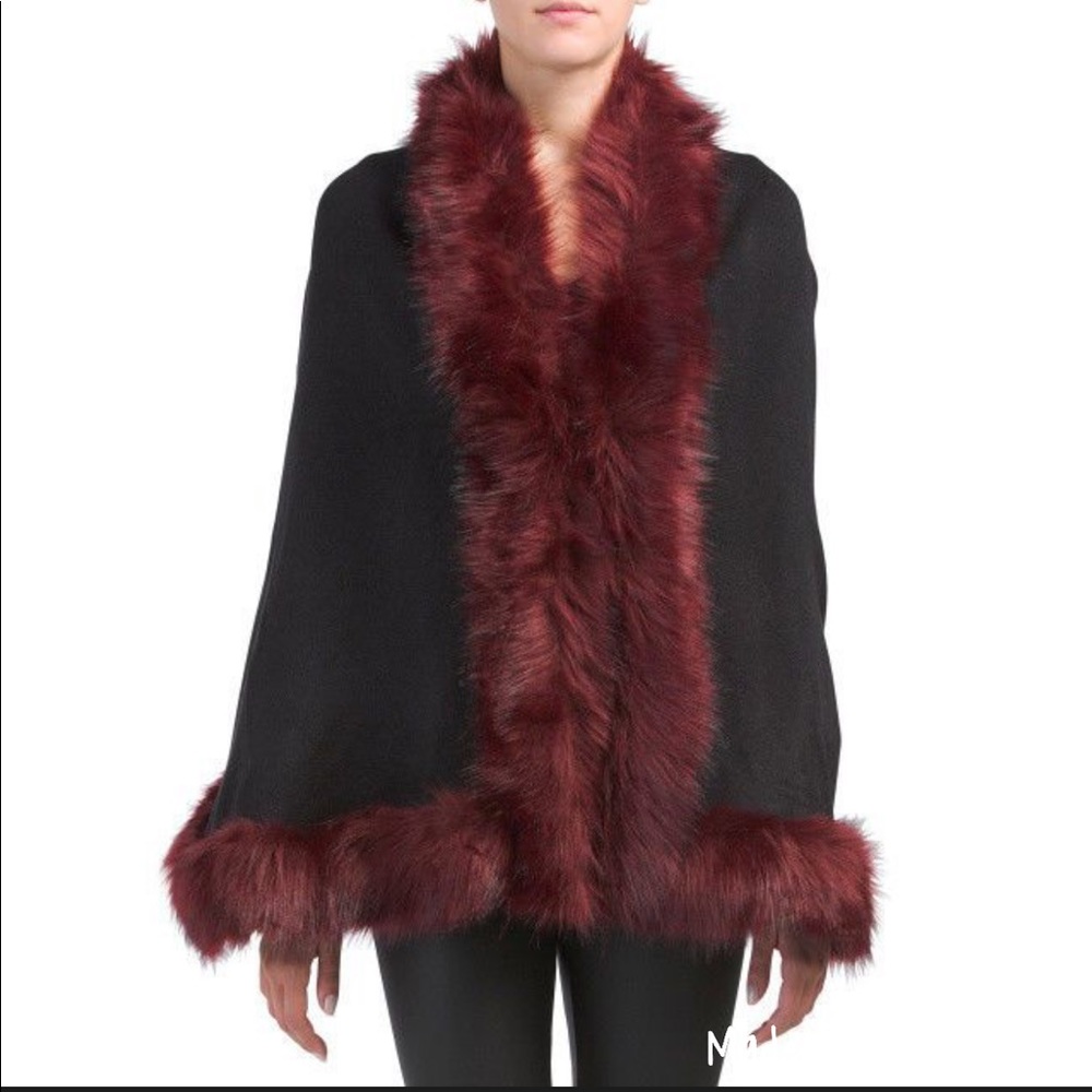 Adrienne Vittadini Solid Knit Ruana Cape